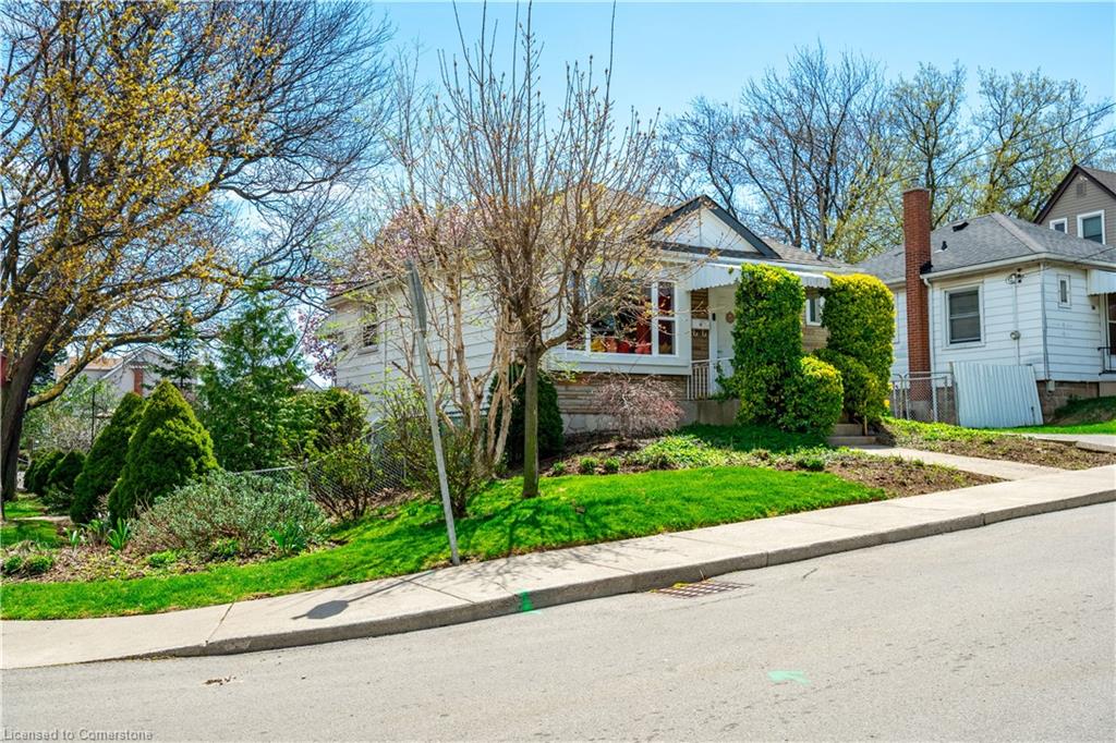 119 East 17th Street Property Photo 3