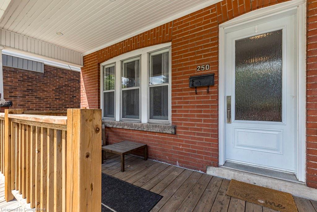 250 London Street S Property Photo 3