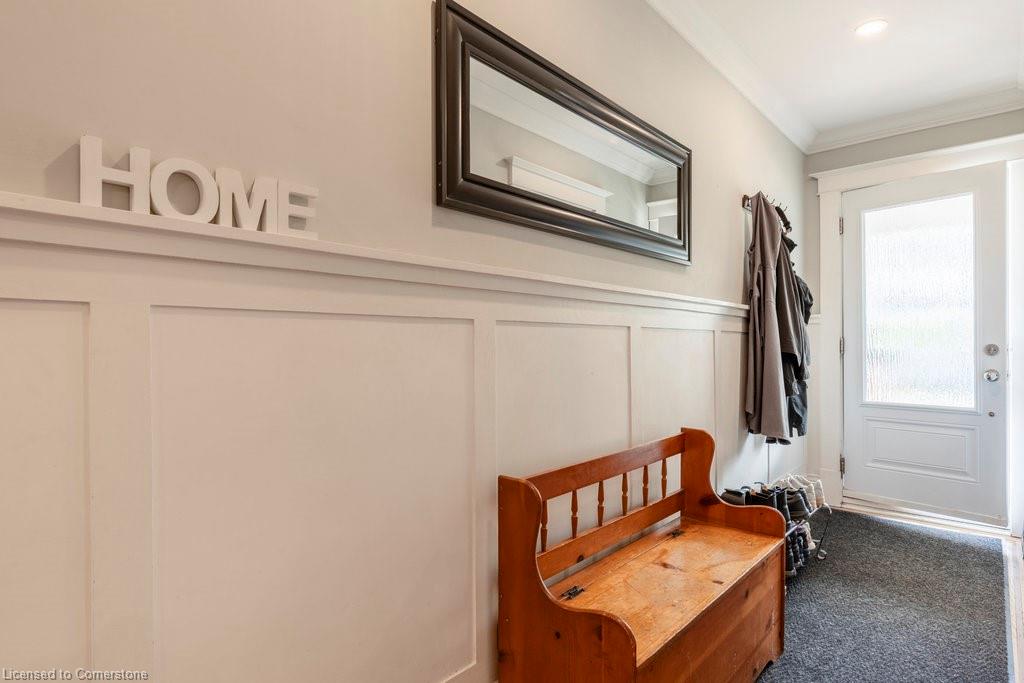 250 London Street S Property Photo 4