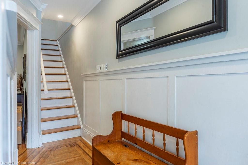 250 London Street S Property Photo 5