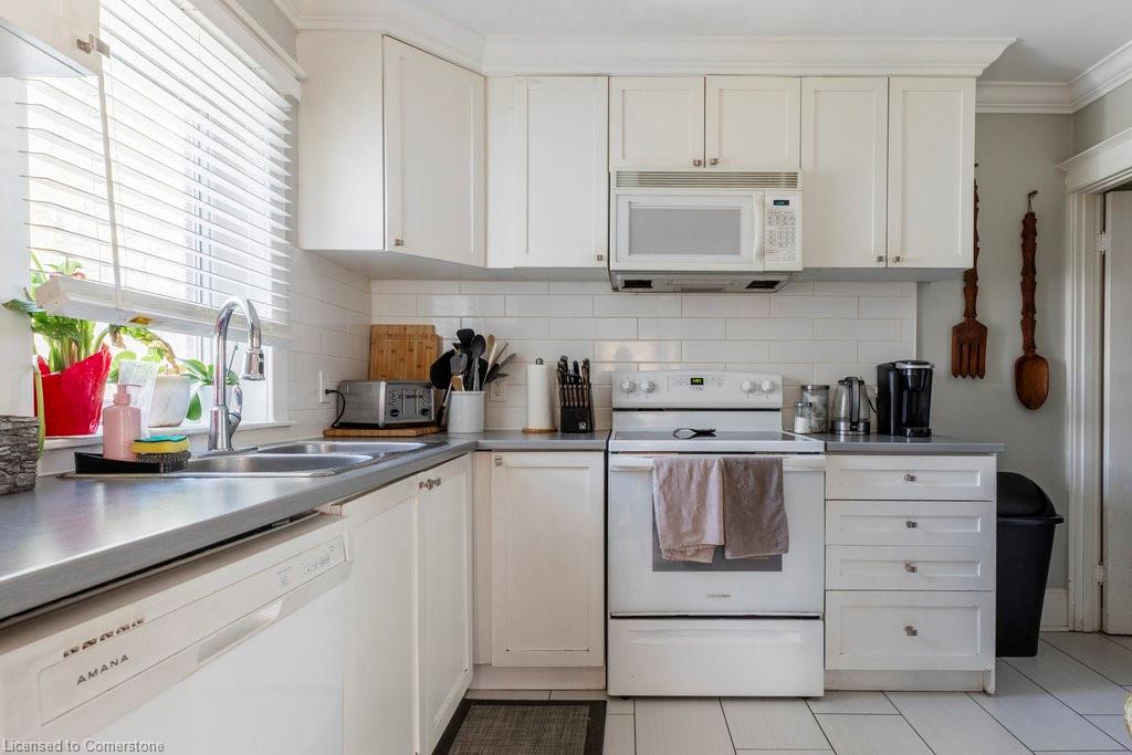 250 London Street S Property Photo 16