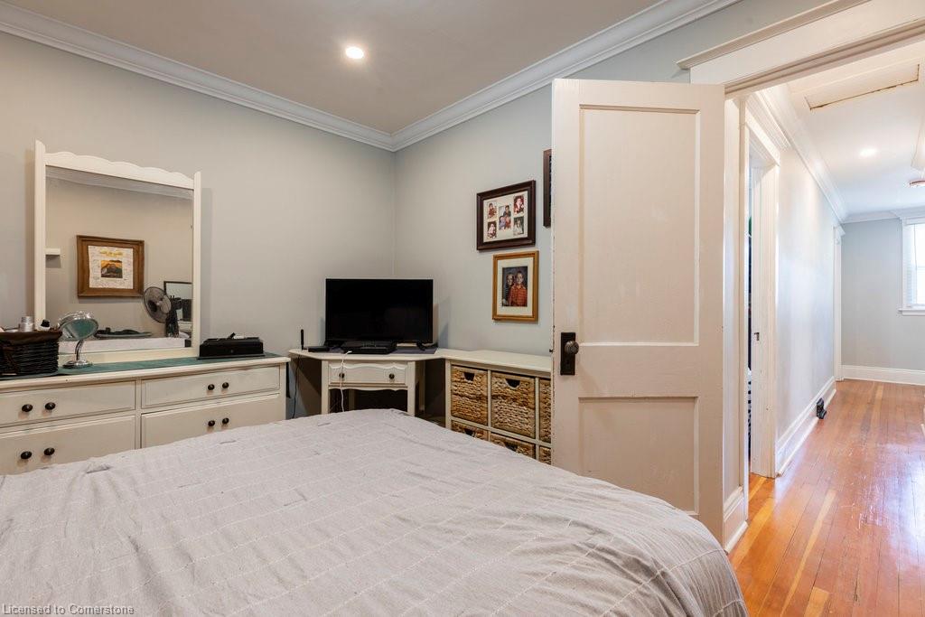 250 London Street S Property Photo 26