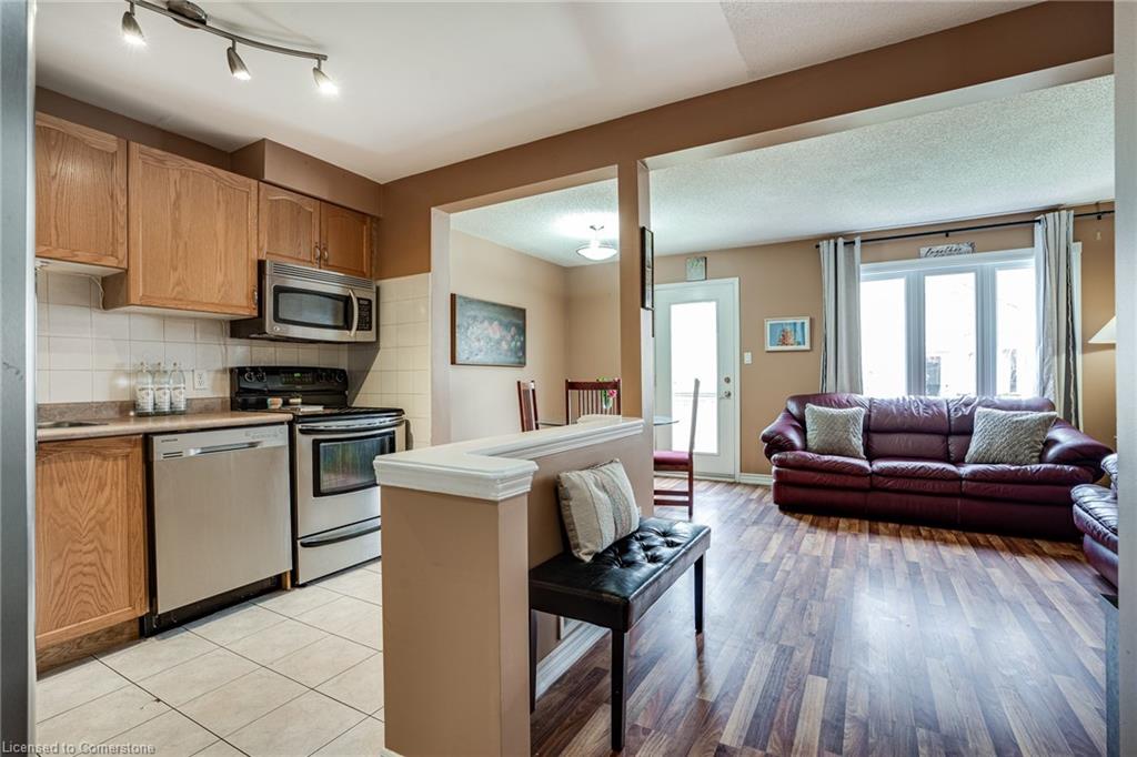 11-1809 Upper Wentworth Street Property Photo 2