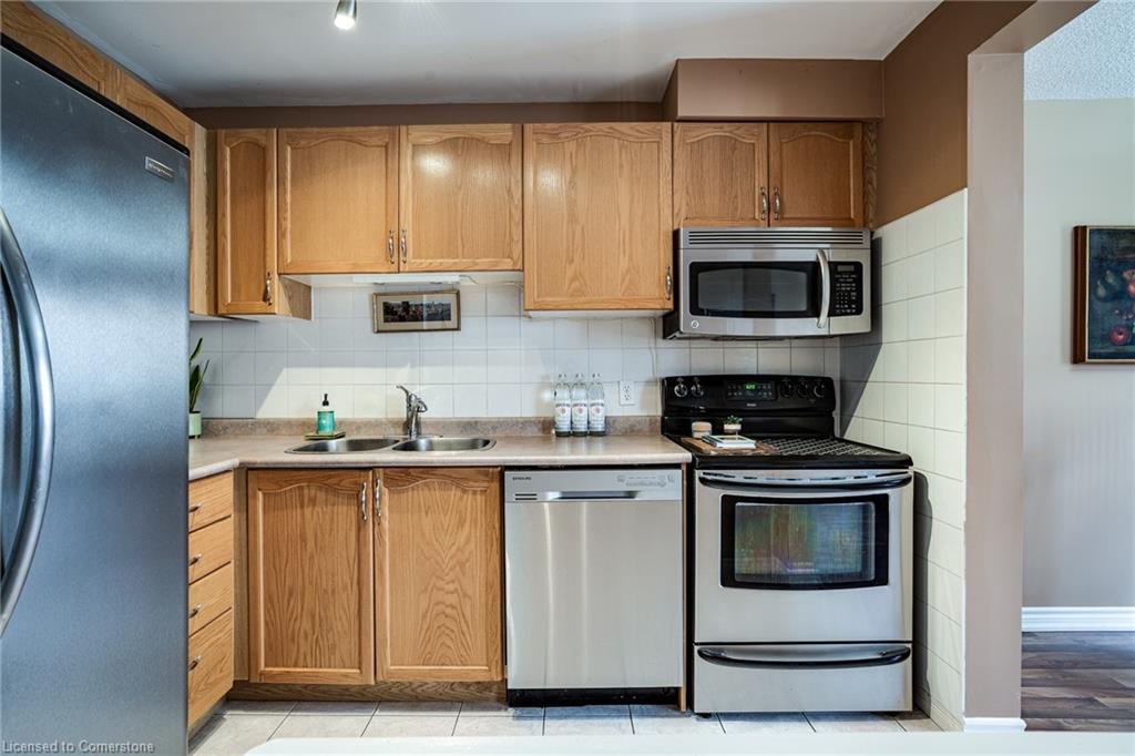 11-1809 Upper Wentworth Street Property Photo 6