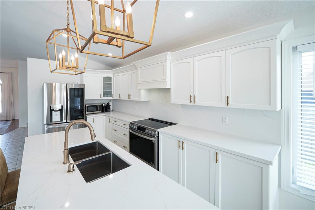 2 Kim Lane Property Photo 6