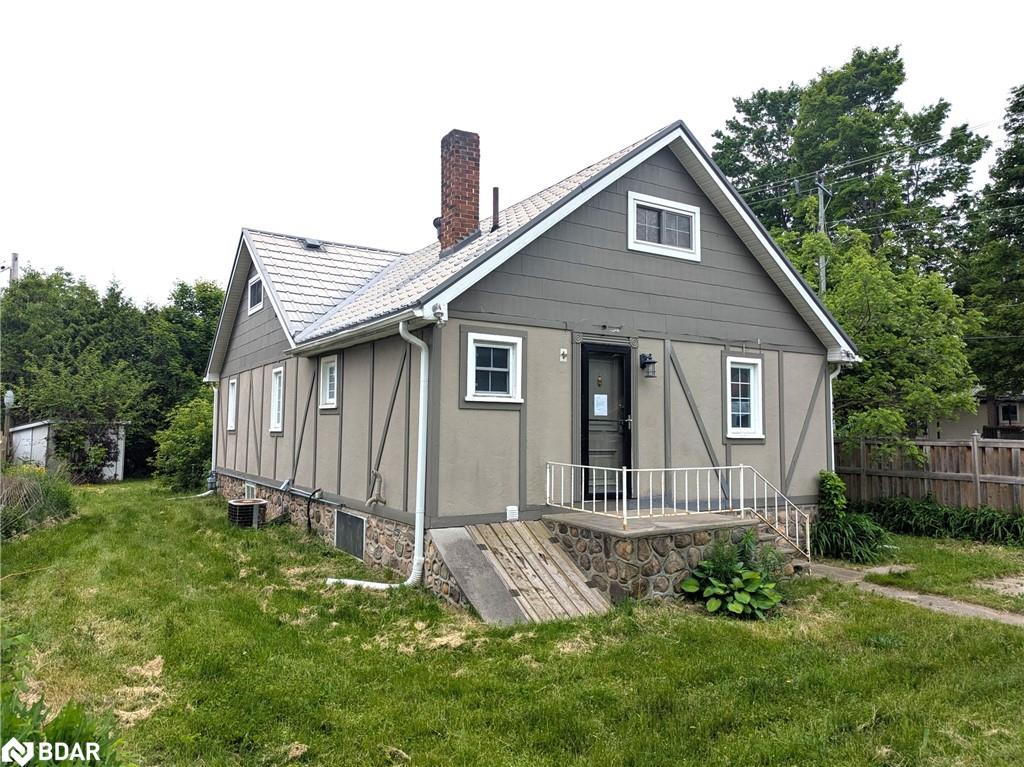 2709 25 Side Road Property Photo 1