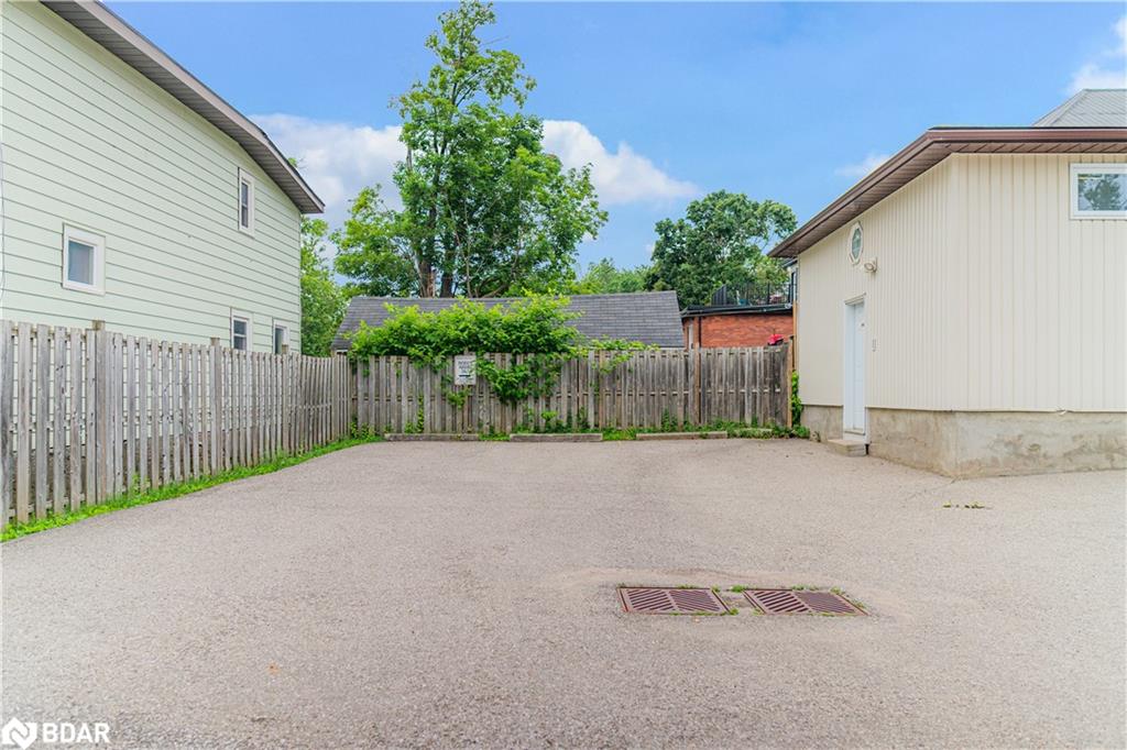 153 Colborne Street W Property Photo 8