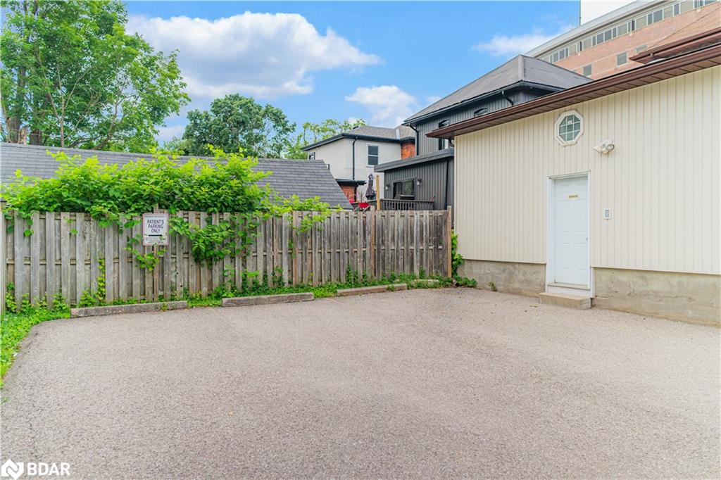 153 Colborne Street W Property Photo 10