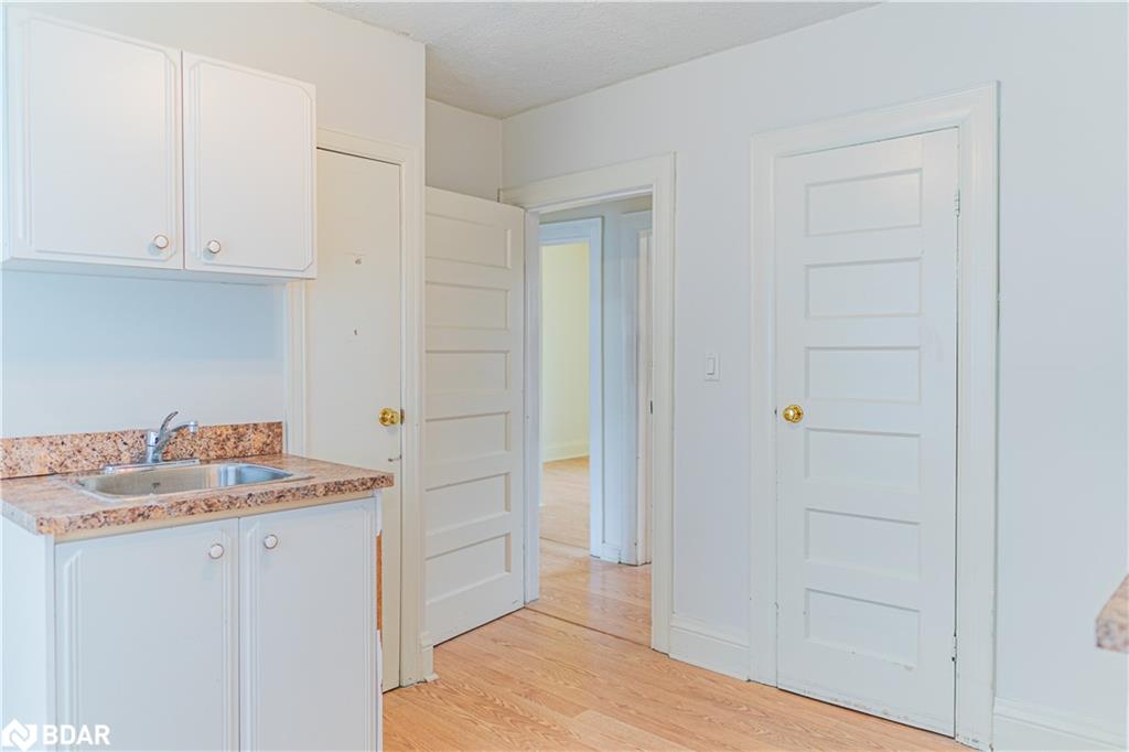 153 Colborne Street W Property Photo 44
