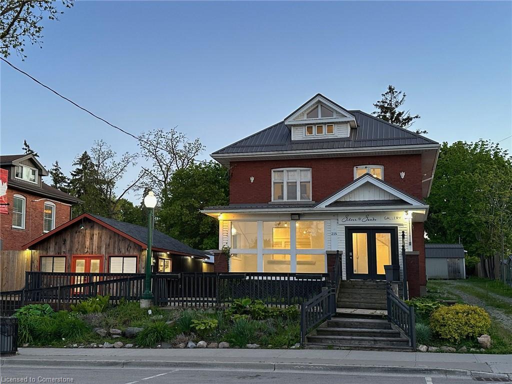 215 Main Street Property Photo