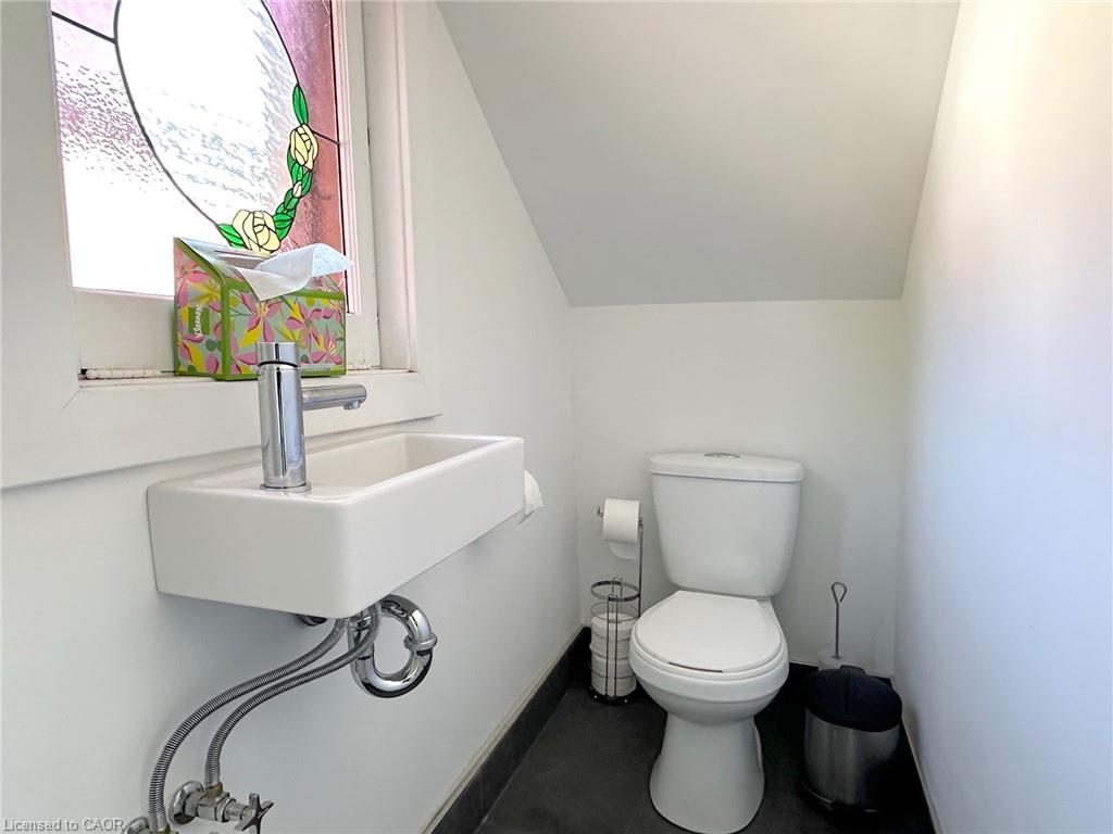 215 Main Street Property Photo 16