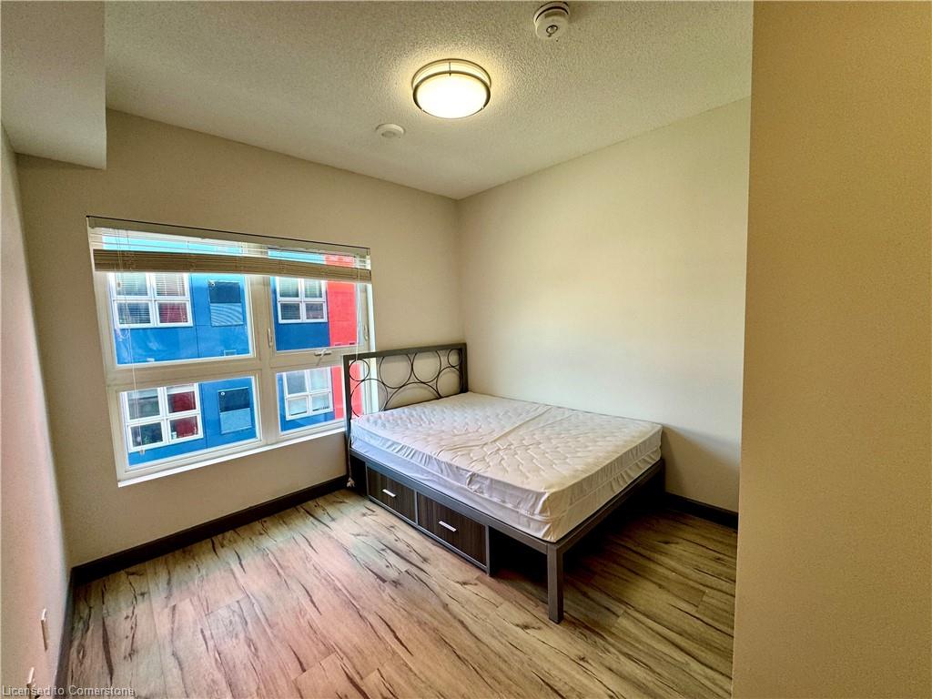 266-258b Sunview Street Property Photo 11
