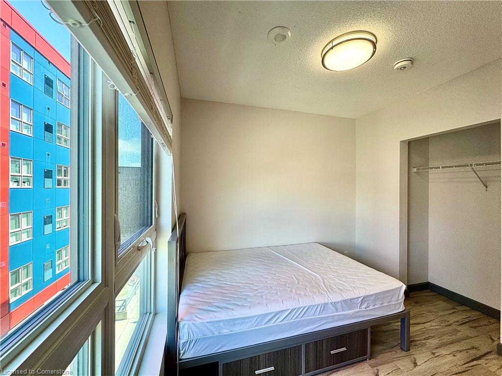 266-258b Sunview Street Property Photo 12