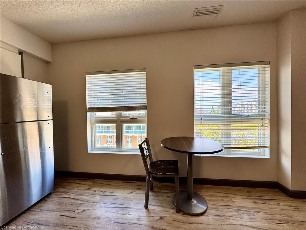266-258b Sunview Street Property Photo 15