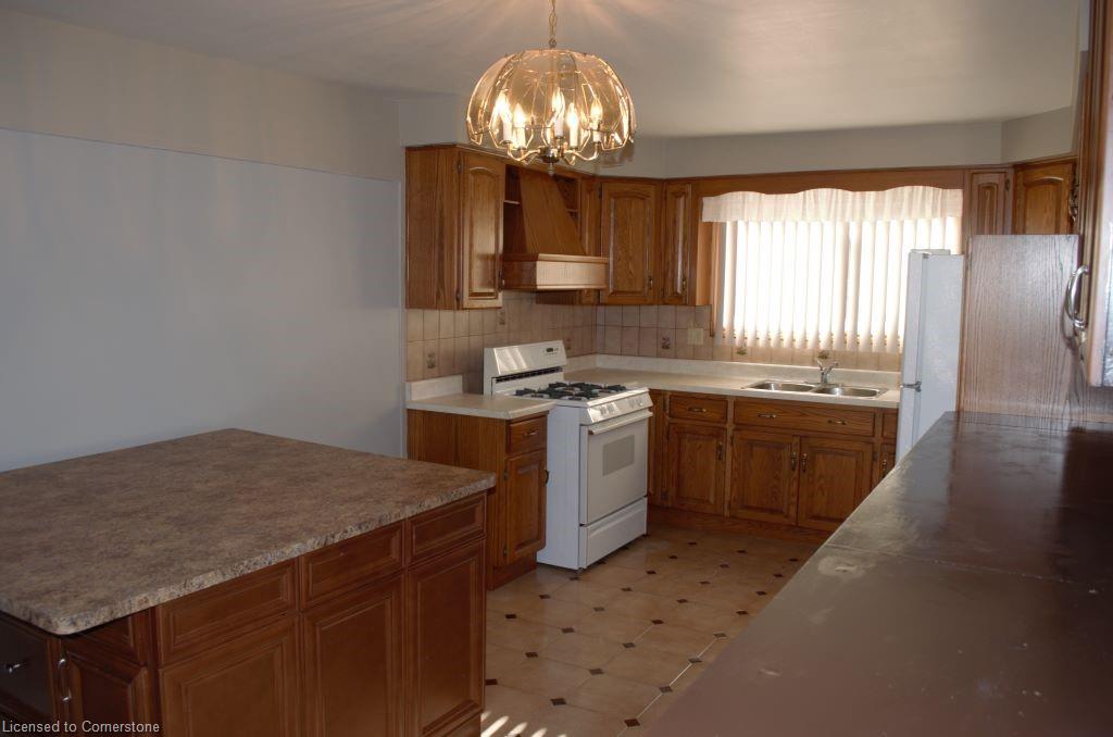 30 Hearthside Crescent Property Photo 4