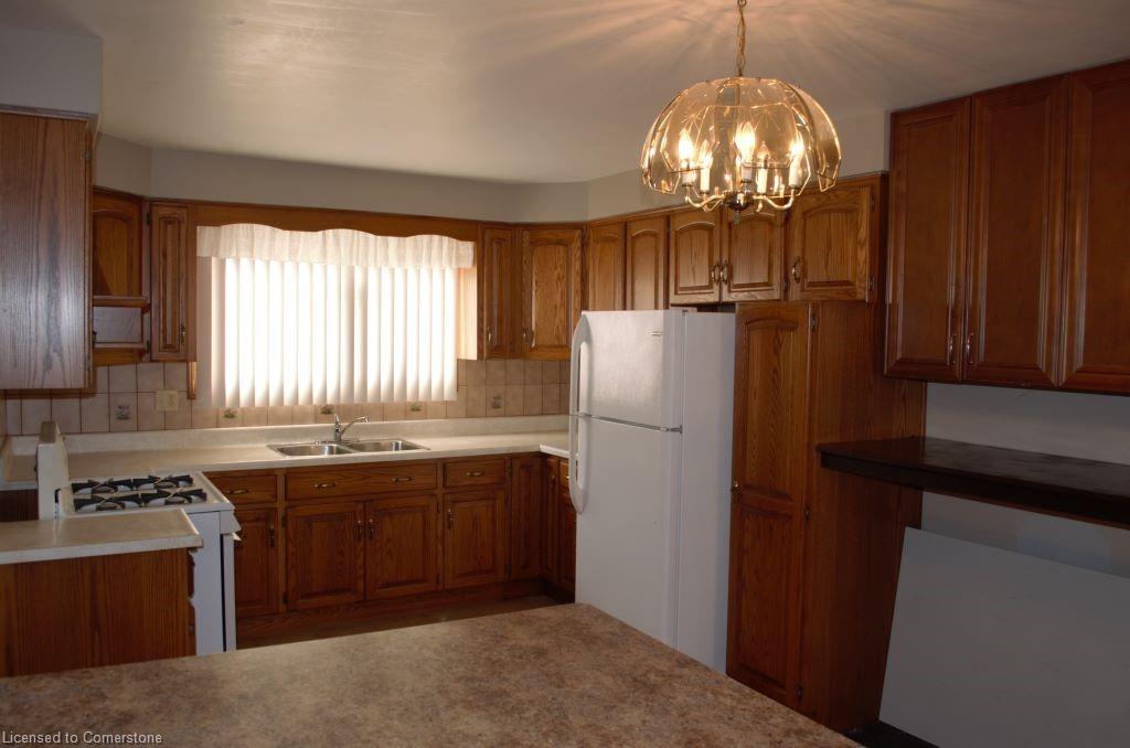30 Hearthside Crescent Property Photo 5