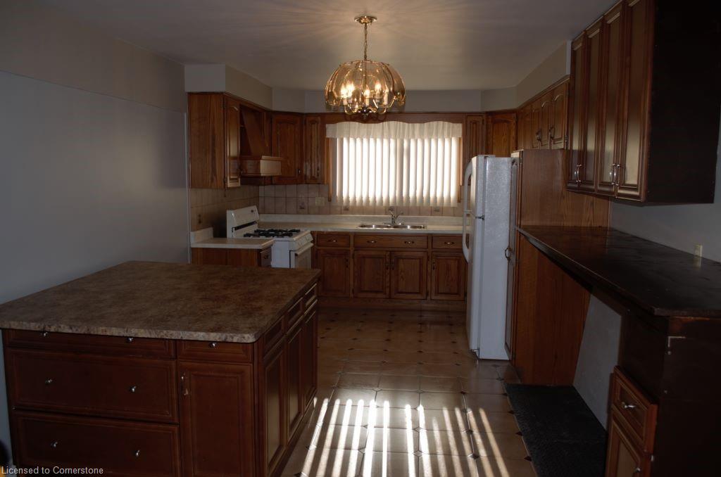 30 Hearthside Crescent Property Photo 6