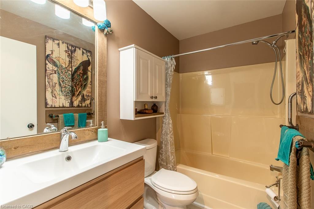 554 Oxbow Crescent Property Photo 16
