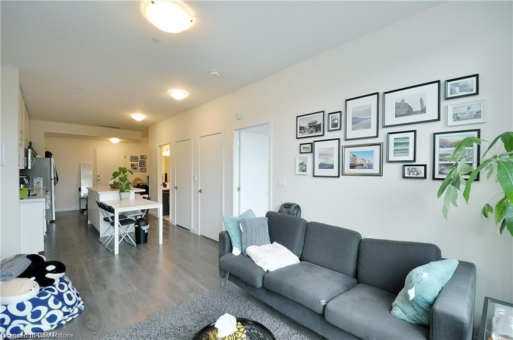 221-690 King Street W Property Photo 4