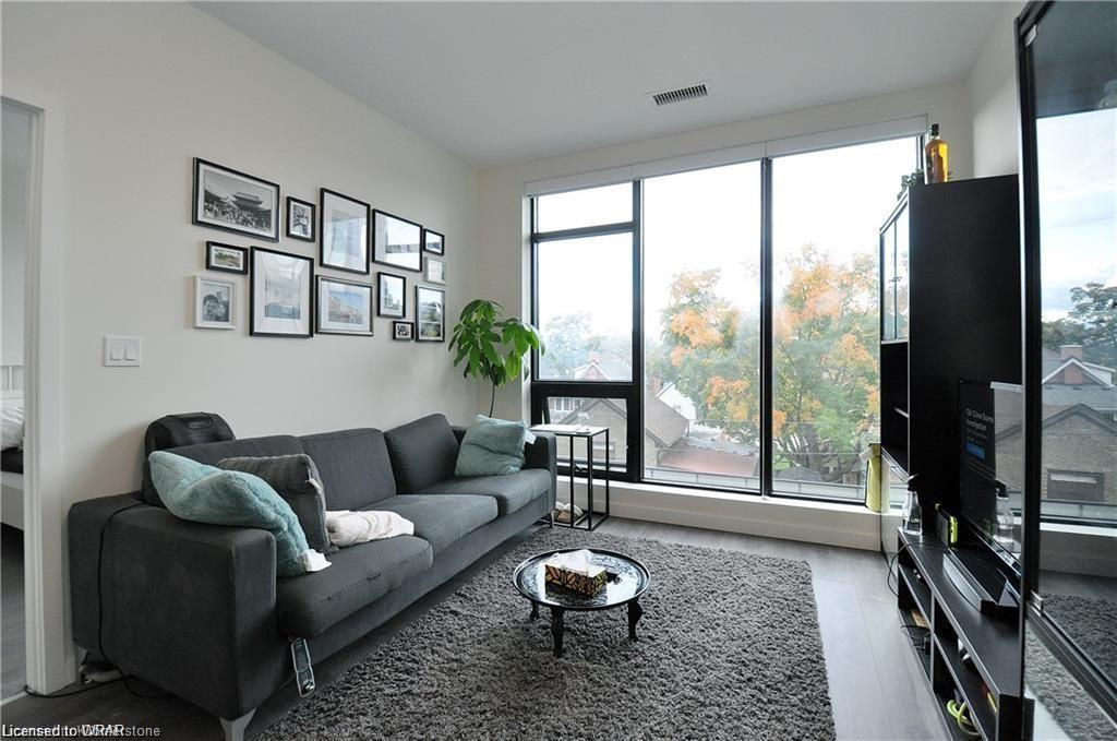 221-690 King Street W Property Photo 5
