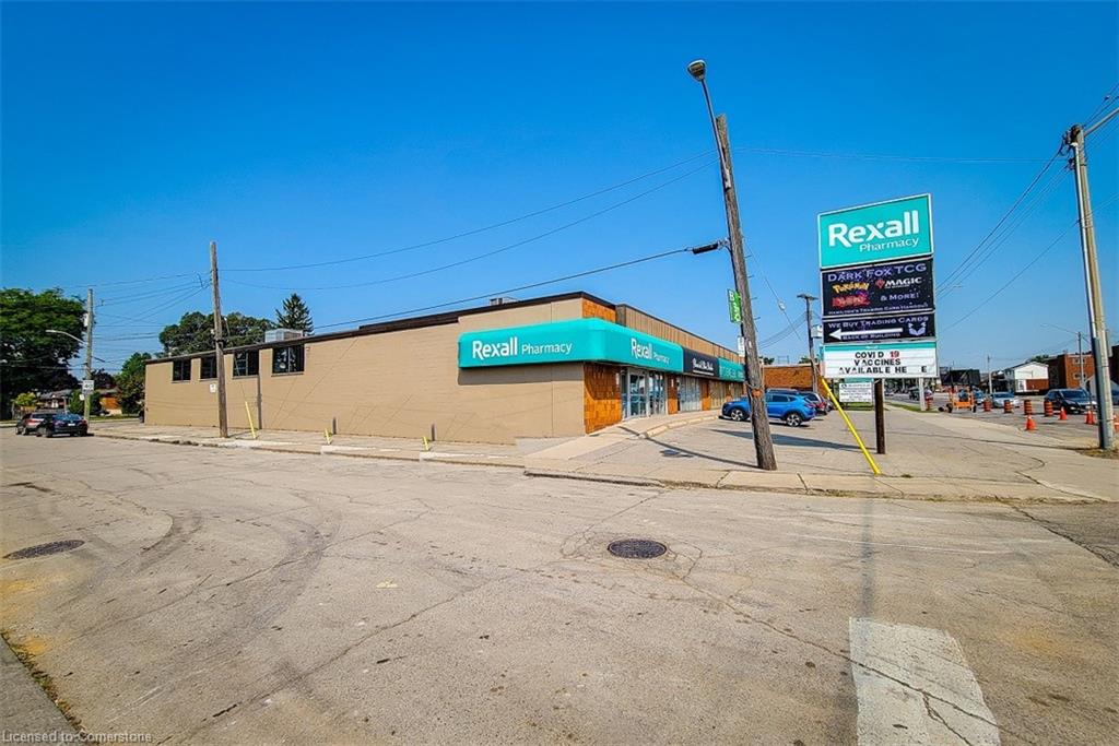 4-730 Upper James Street Property Photo 2