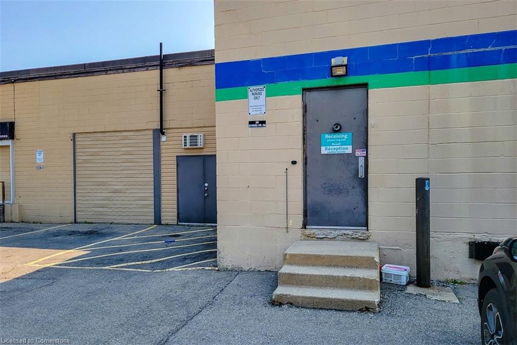 4-730 Upper James Street Property Photo 10