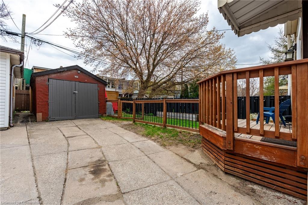 77 Harris Avenue Property Photo 43