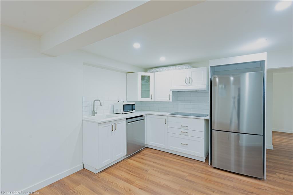 2386 Holyhead Drive Property Photo 5