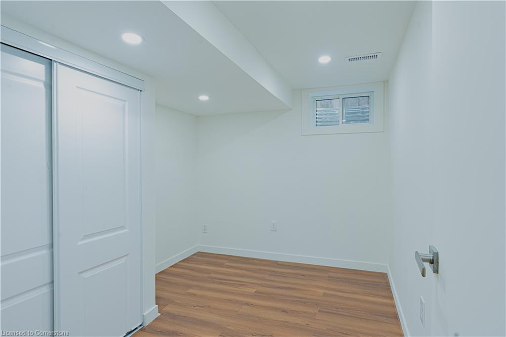 2386 Holyhead Drive Property Photo 9