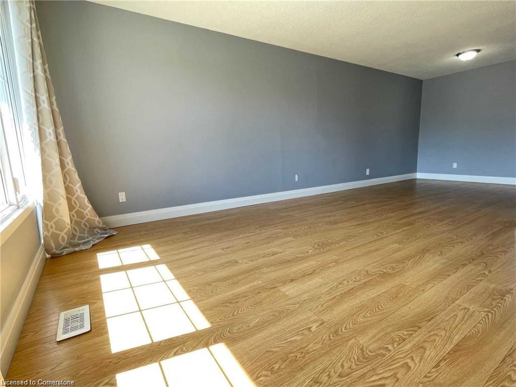 624 College Avenue W Property Photo 4