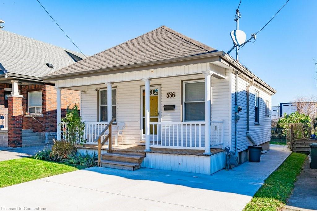 536 John Street N Property Photo 2