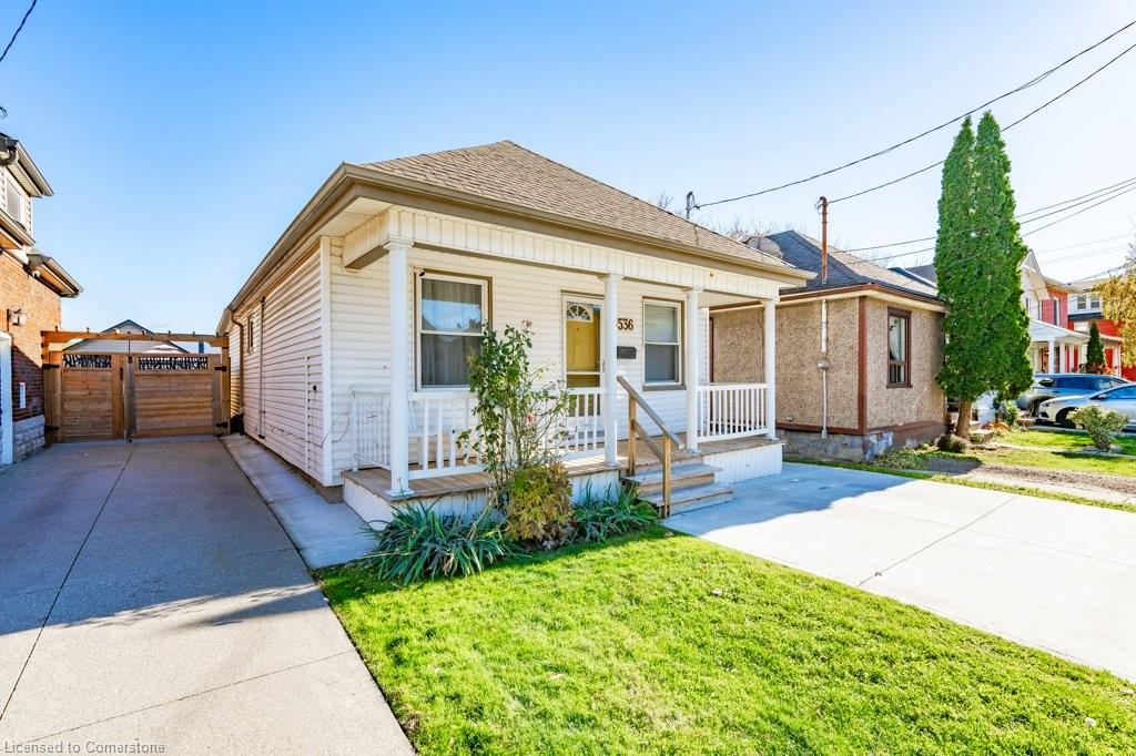 536 John Street N Property Photo 3