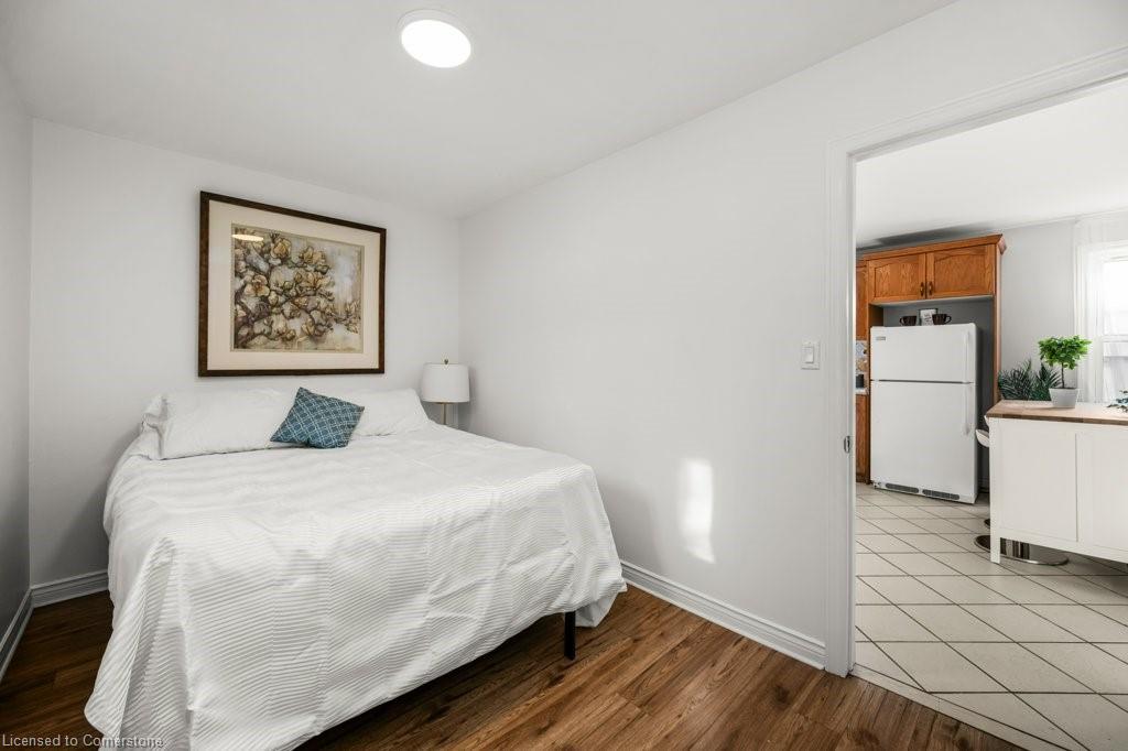 536 John Street N Property Photo 17