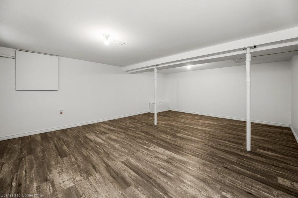 536 John Street N Property Photo 21