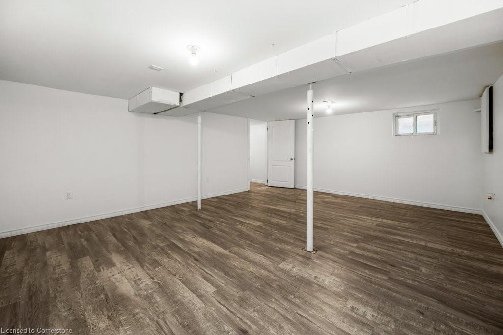 536 John Street N Property Photo 22