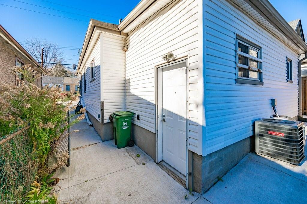 536 John Street N Property Photo 25