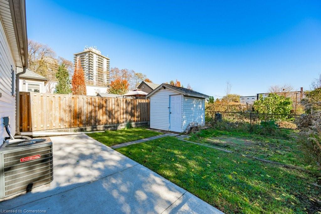 536 John Street N Property Photo 26