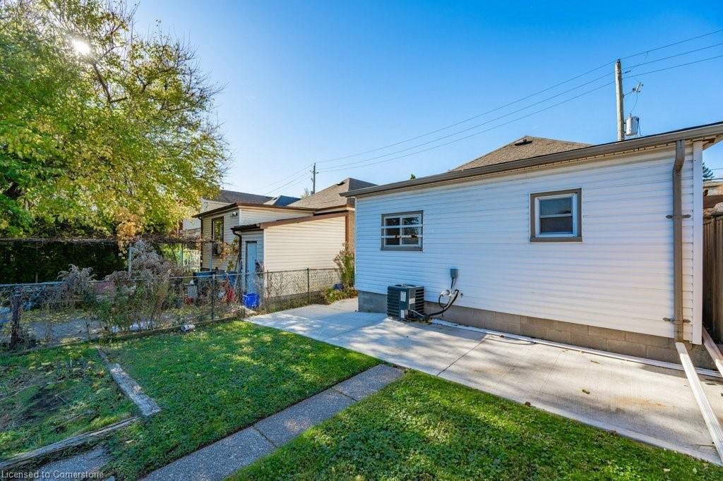 536 John Street N Property Photo 28