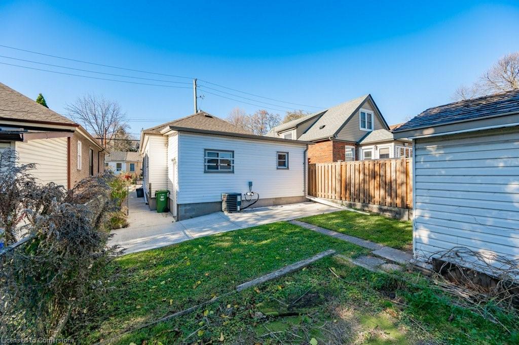 536 John Street N Property Photo 29