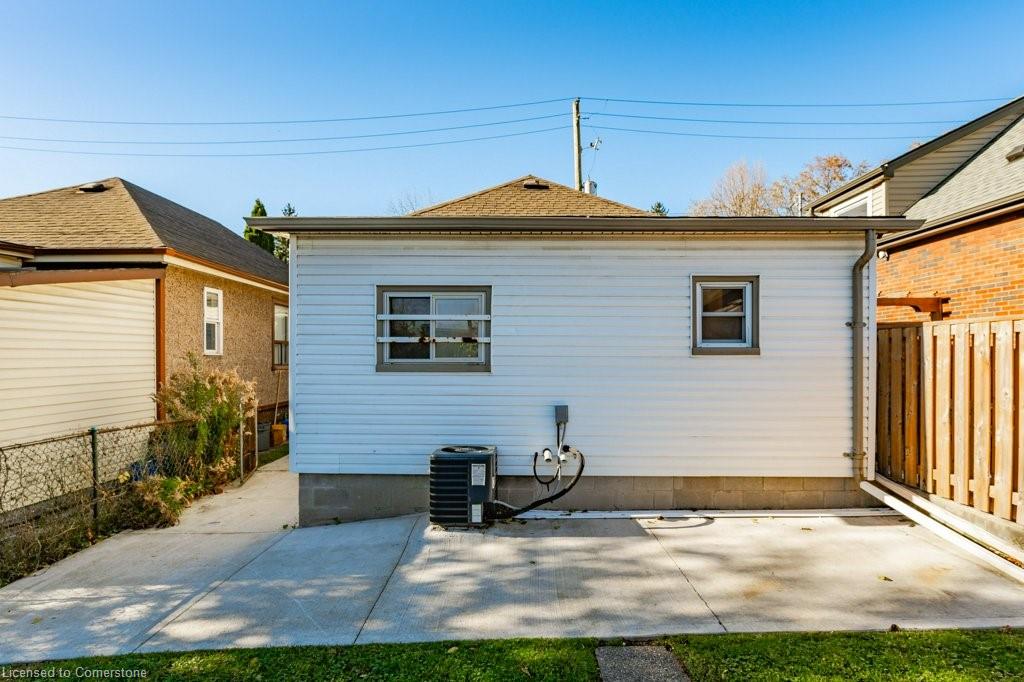 536 John Street N Property Photo 30