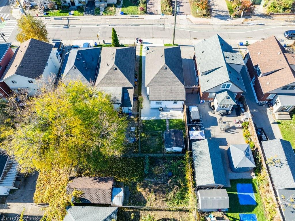 536 John Street N Property Photo 32