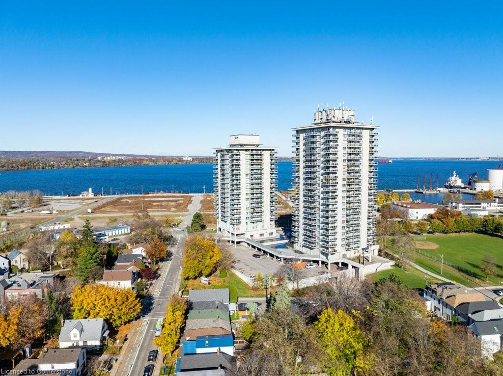 536 John Street N Property Photo 35