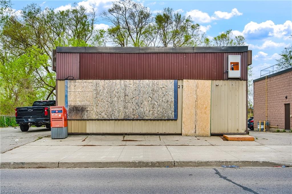 27-29 Queen Street W Property Photo 1