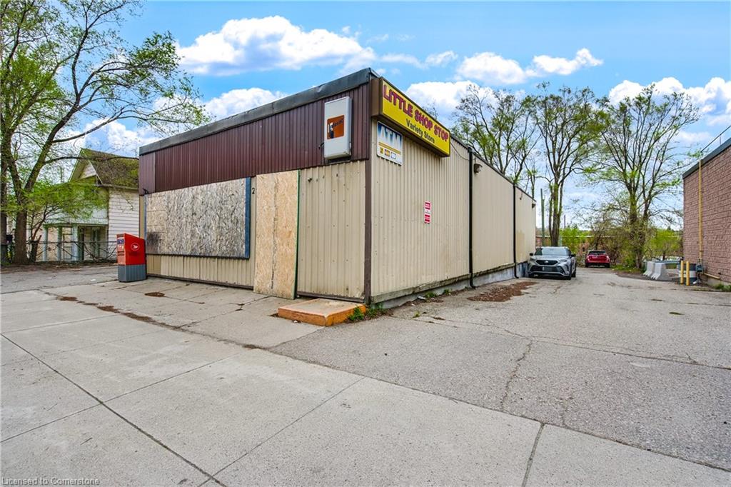 27-29 Queen Street W Property Photo 3