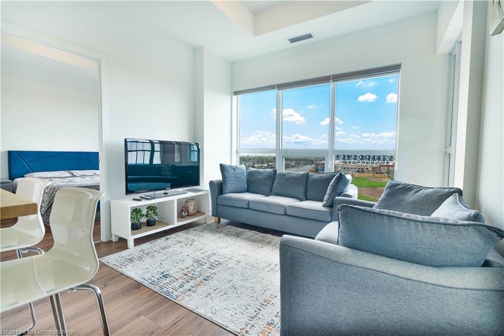 405 Dundas Street Property Photo 2