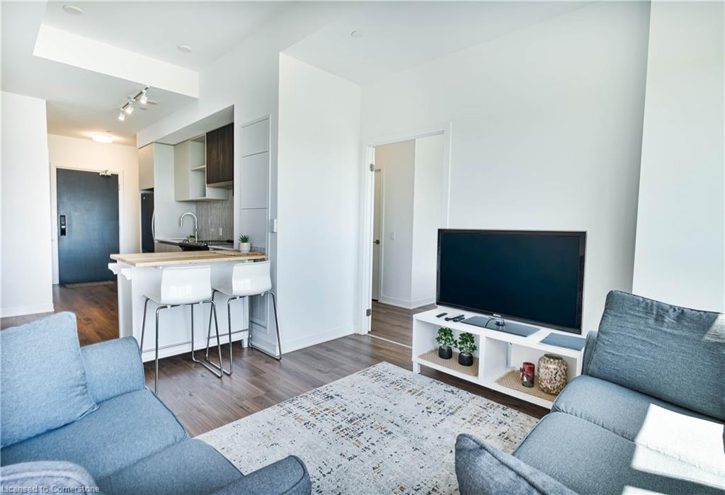 405 Dundas Street Property Photo 3