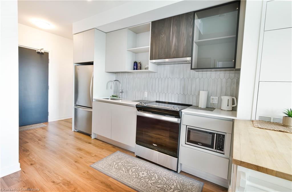 405 Dundas Street Property Photo 4