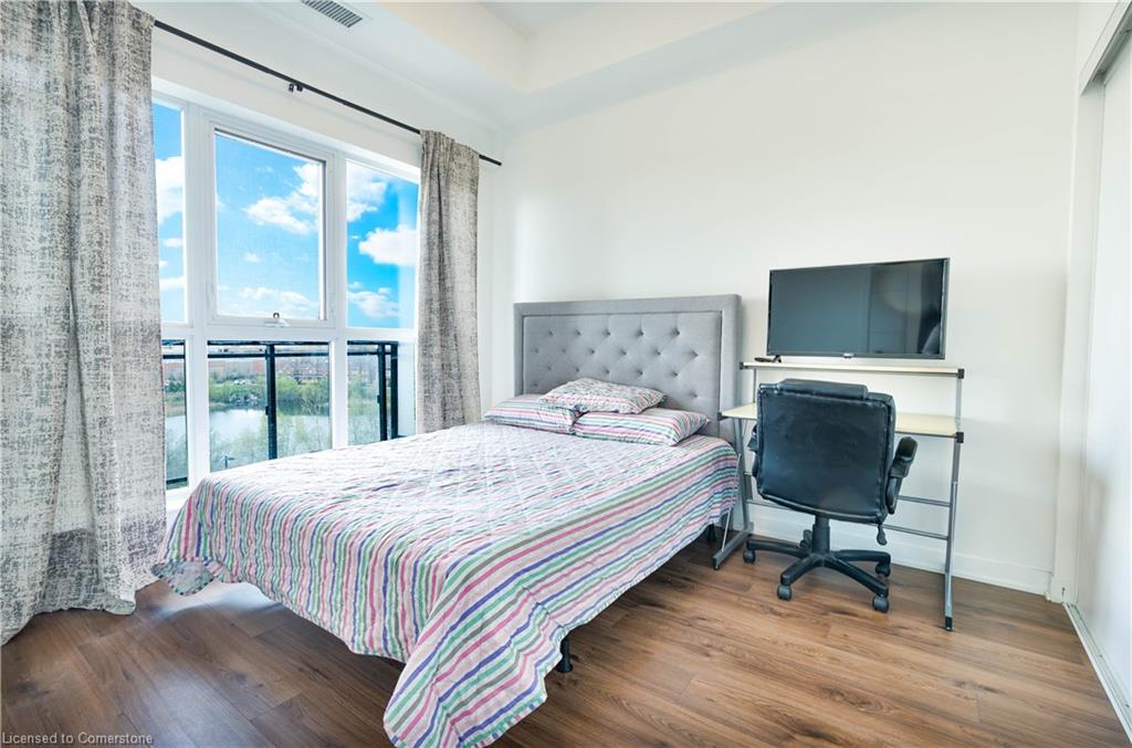 405 Dundas Street Property Photo 6