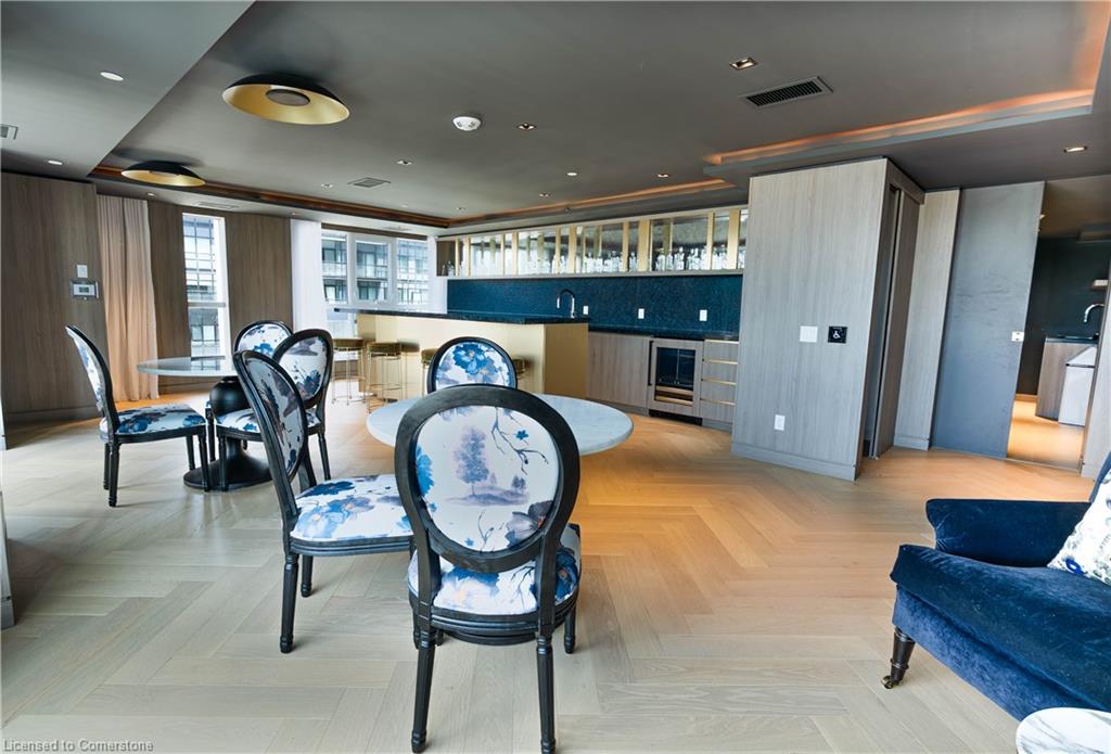 405 Dundas Street Property Photo 17