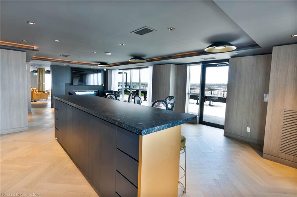 405 Dundas Street Property Photo 18